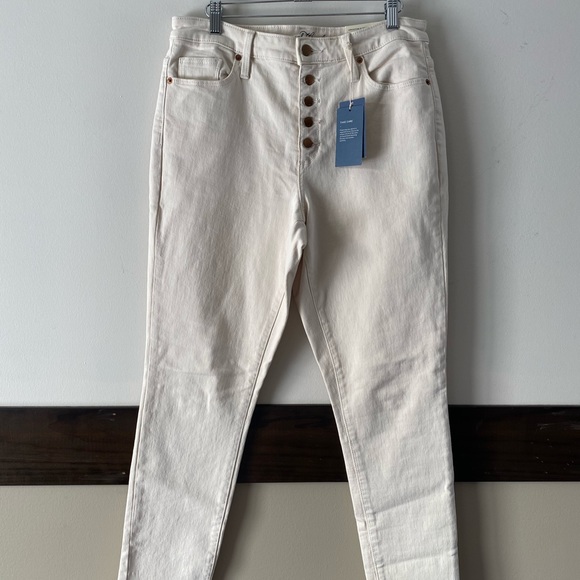 Universal Thread Denim - Universal Thread high rise button fly jeans. Size 10